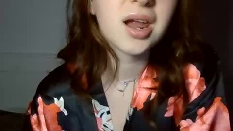 Snapshot of elizabet_18 chatting on 02/16/25, 07:05 Elizabet 18 online show from 02/16/25, 07:05