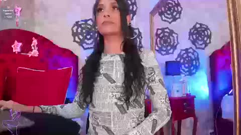 Elizabet Taylor online show from 10/18/25, 03:57