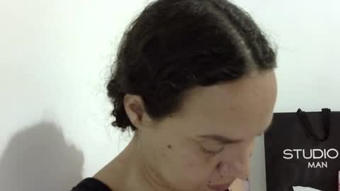 Elizabeth Martinez  online show from 11/04/25, 06:51