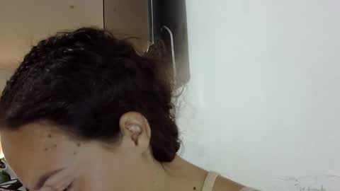 Elizabeth Martinez  online show from 11/24/25, 07:13