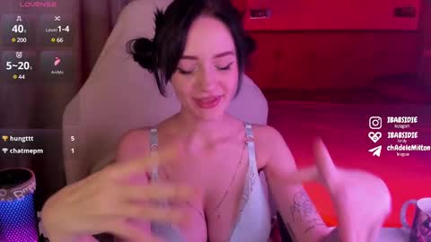 Adele online show from 02/02/25, 11:42