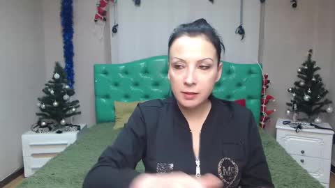 Snapshot of elizabethsho chatting on 01/19/25, 03:50 ElizabethSho online show from 01/19/25, 03:50