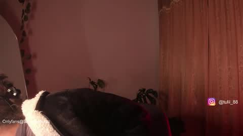 Tuli online show from 10/16/25, 02:01