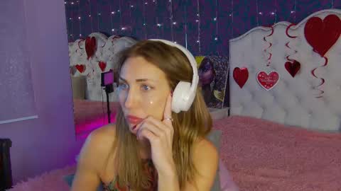 Linda online show from 02/15/25, 03:42