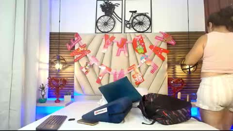 Eliza online show from 09/15/25, 12:05