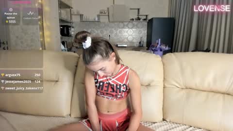 Eliz                               online show from 02/14/25, 03:05