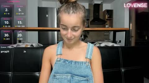 Eliz                               online show from 11/10/25, 04:06