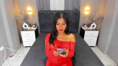 Snapshot of ella______ chatting on 12/04/24, 06:22 Ella online show from 12/04/24, 06:22