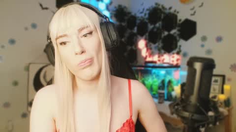 Snapshot of ella_ecstasy chatting on 02/04/25, 02:17 Ella Ecstasy online show from 02/04/25, 02:17