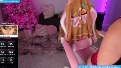 Snapshot of ella_foxx chatting on 12/06/24, 02:35 ella_foxx online show from 12/06/24, 02:35