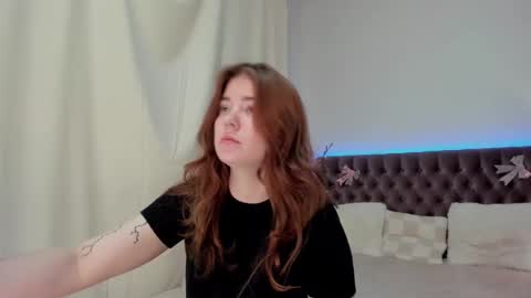 Ella Mayers online show from 02/26/25, 03:42