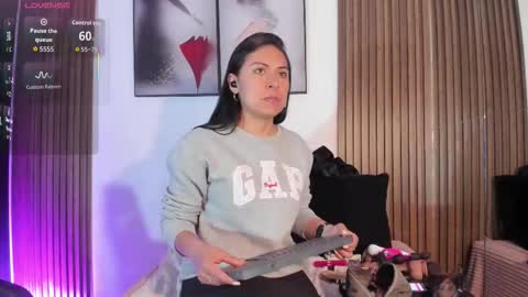 Snapshot of ella_rouse1 chatting on 11/01/25, 02:19 ella rouse online show from 11/01/25, 02:19