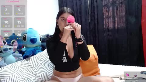 Snapshot of ella_rouse1 chatting on 11/22/25, 01:43 ella rouse online show from 11/22/25, 01:43