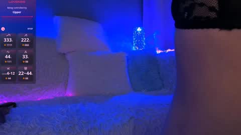 Snapshot of ellaamber chatting on 12/22/24, 03:22 ellaamber online show from 12/22/24, 03:22