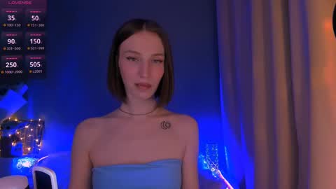 Snapshot of ellaamber chatting on 03/08/25, 01:28 ellaamber online show from 03/08/25, 01:28