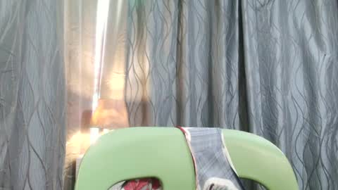 Snapshot of ellah_morena chatting on 01/22/25, 04:34 Ellah online show from 01/22/25, 04:34