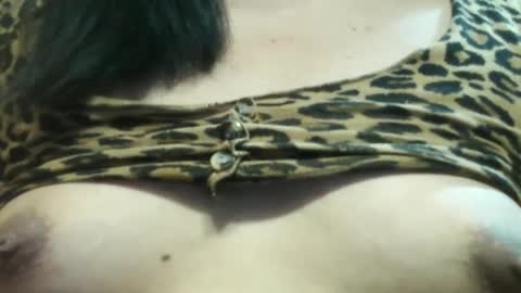 Snapshot of ellah_morena chatting on 01/29/25, 05:19 Ellah online show from 01/29/25, 05:19