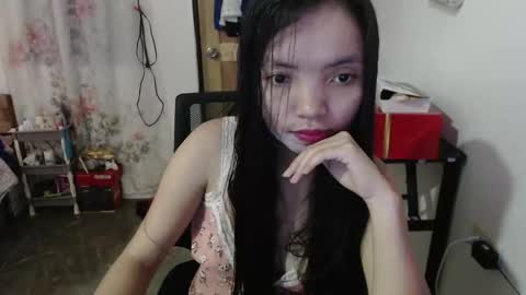 Ellah online show from 11/17/25, 10:54