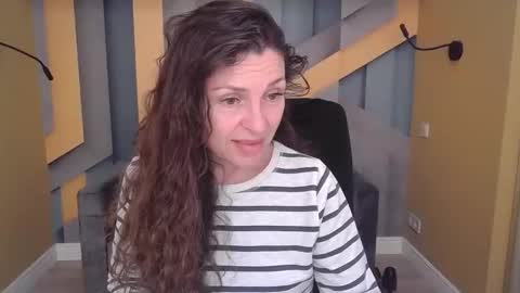 EllaLongs online show from 11/02/25, 12:29