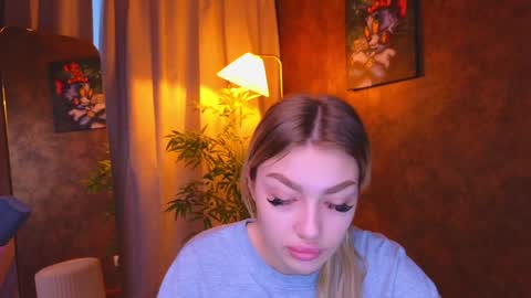 Snapshot of ellamilla chatting on 01/07/25, 05:22 ellamilla online show from 01/07/25, 05:22