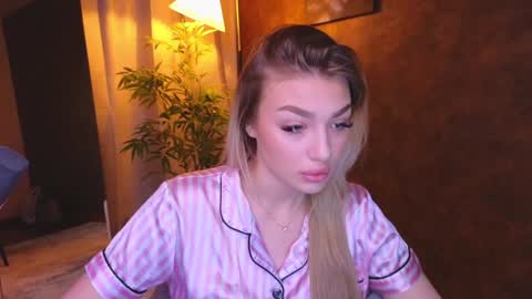 Snapshot of ellamilla chatting on 01/07/25, 08:24 ellamilla online show from 01/07/25, 08:24