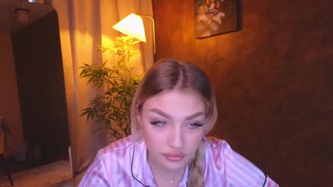 Snapshot of ellamilla chatting on 01/07/25, 11:26 ellamilla online show from 01/07/25, 11:26