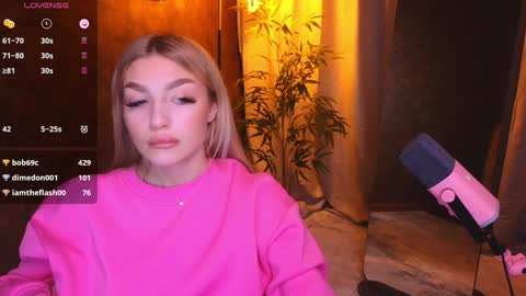 Snapshot of ellamilla chatting on 01/13/25, 11:41 ellamilla online show from 01/13/25, 11:41