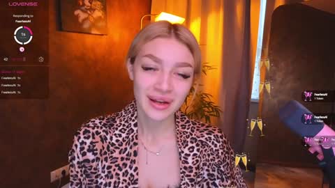Snapshot of ellamilla chatting on 01/14/25, 06:24 ellamilla online show from 01/14/25, 06:24