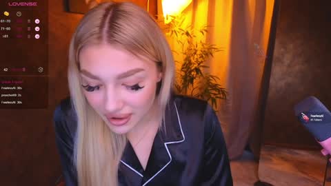 Snapshot of ellamilla chatting on 01/14/25, 12:45 ellamilla online show from 01/14/25, 12:45