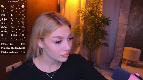 Snapshot of ellamilla chatting on 01/20/25, 08:41 ellamilla online show from 01/20/25, 08:41