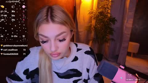 Snapshot of ellamilla chatting on 01/21/25, 09:03 ellamilla online show from 01/21/25, 09:03