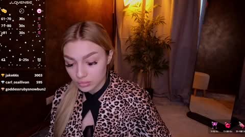 Snapshot of ellamilla chatting on 01/22/25, 08:51 ellamilla online show from 01/22/25, 08:51