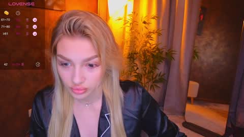 Snapshot of ellamilla chatting on 01/27/25, 08:51 ellamilla online show from 01/27/25, 08:51