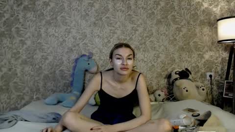 Snapshot of ellamilla chatting on 11/06/25, 04:35 ellamilla online show from 11/06/25, 04:35