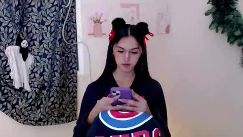 ELLA online show from 11/02/25, 10:17