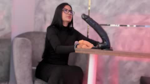 Snapshot of ellaochoa chatting on 11/01/25, 11:34 ella online show from 11/01/25, 11:34