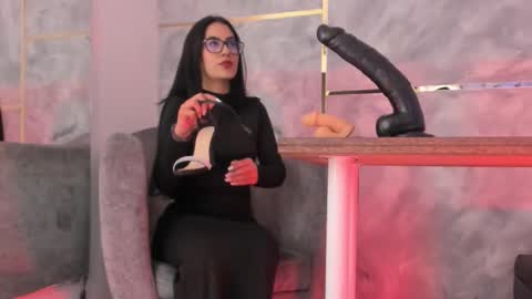 Snapshot of ellaochoa chatting on 11/08/25, 11:21 ella online show from 11/08/25, 11:21