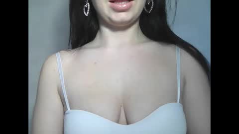 Snapshot of elle010843 chatting on 02/10/25, 12:08 elle010843 online show from 02/10/25, 12:08