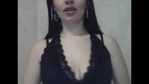 Snapshot of elle010843 chatting on 02/12/25, 08:38 elle010843 online show from 02/12/25, 08:38