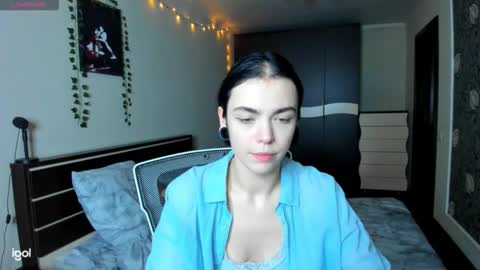 Luna online show from 10/27/25, 03:32