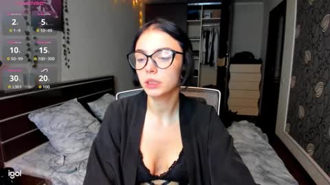 Luna online show from 11/05/25, 02:06