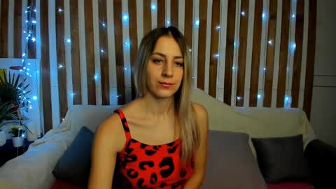 Snapshot of ellen_ross chatting on 03/01/25, 04:26 Ellen online show from 03/01/25, 04:26
