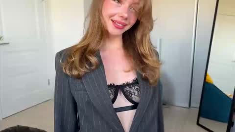 Snapshot of elli_harmon chatting on 09/17/25, 01:02 Ellie --- Ill see you either on Friday or Saturday and definitely on Sunday online show from 09/17/25, 01:02