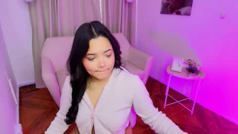 elli_snow online show from 10/11/25, 12:04