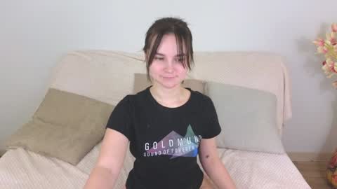 Snapshot of ellie_babyy chatting on 01/23/25, 06:03 Ellie online show from 01/23/25, 06:03