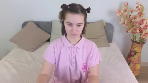 Snapshot of ellie_babyy chatting on 02/20/25, 11:20 Ellie online show from 02/20/25, 11:20