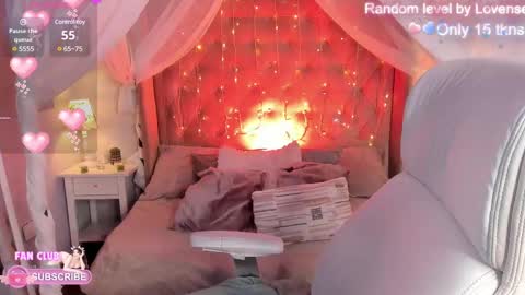 Snapshot of ellie_jhonson_ chatting on 03/06/25, 05:43  Ellie Jhonson  online show from 03/06/25, 05:43