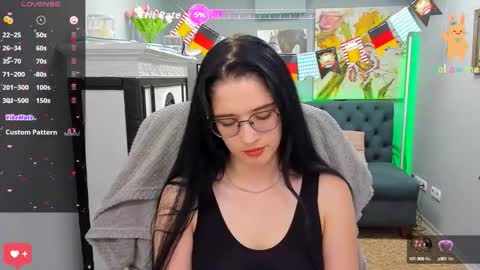 Snapshot of ellie_magic chatting on 09/13/25, 12:05 ellie_magic online show from 09/13/25, 12:05
