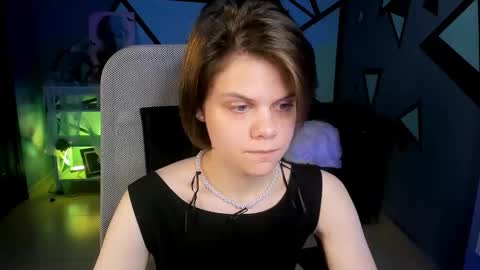 elliemurler online show from 10/25/25, 09:06