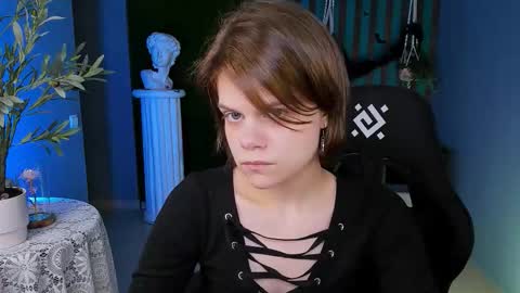 elliemurler online show from 10/30/25, 09:00